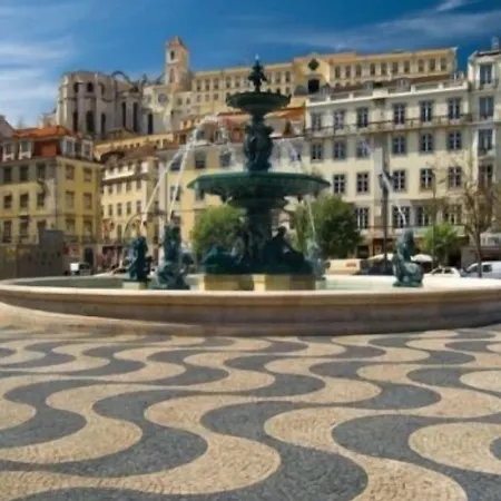 Bairro Alto Hostel *