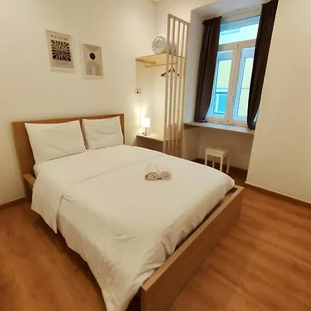 Bairro Alto Hostel *