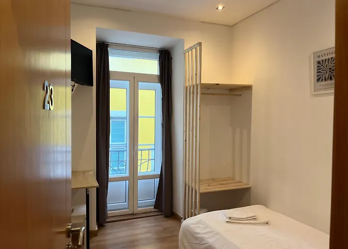 Bairro Alto Hostal *